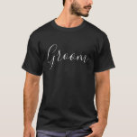 Camiseta Groom Preto<br><div class="desc">Uma boa camiseta preta para o noivo,  esta camisa apresenta "Groom" escrito em fontes cursivas de cinza clara.  Compre o seu hoje!</div>