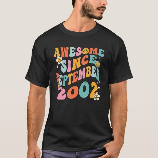 Camiseta Groovy 20th Birthday Awesome Since September 2002  (Frente)