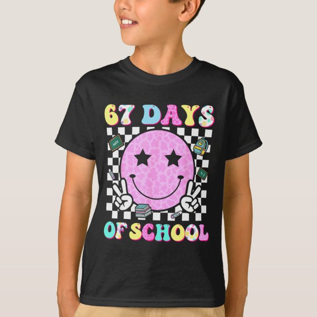 Camiseta Groovy 67 Days Of School Smile Face Teacher Kids W (Frente)