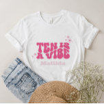 Camiseta groovy arco-íris 10 é um rosa-margarida retrô dos<br><div class="desc">groovy rainbow ten é um retrô margarida legal cinza-rosa,  cor-de-rosa,  víbora,  de 60 anos,  típico e elegante divertimento 10ª festa de aniversário,  T-Shirt.</div>