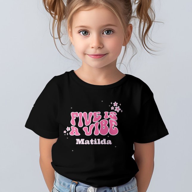 Camiseta groovy arco-íris 5 é um rosa-margarida retrô da ví (Criador carregado)