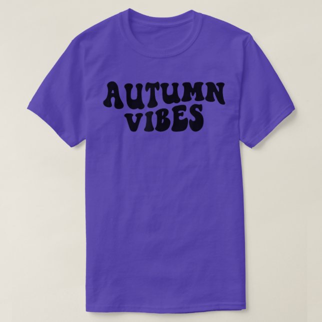 Camiseta Groovy Autumn Vibes Retro É outono (Frente do Design)