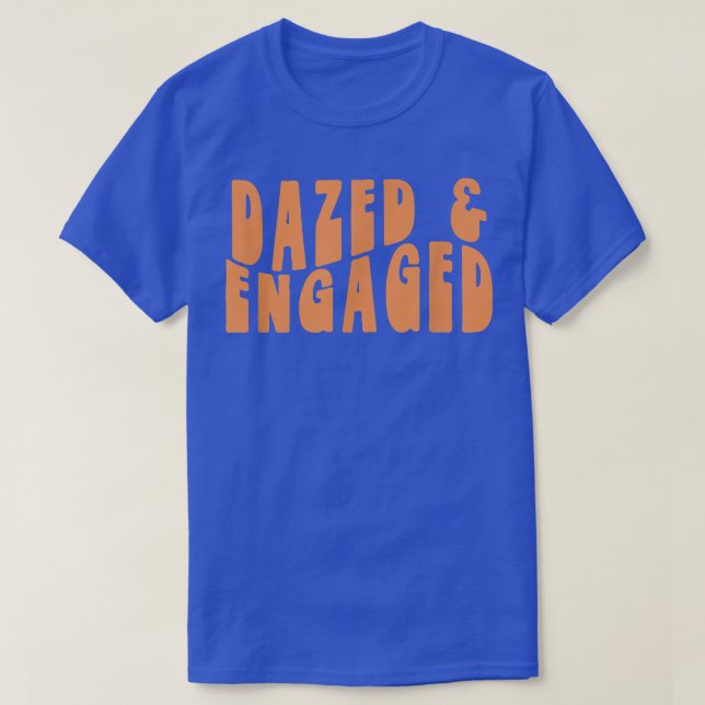 Camiseta Groovy Bachelorette Bridal Party Dazed and E (Frente do Design)