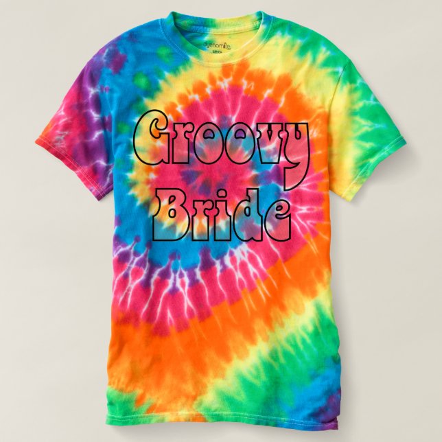 Camiseta Groovy Bride Pastel Rainbow Spiral Tie Dye (Frente do Design)