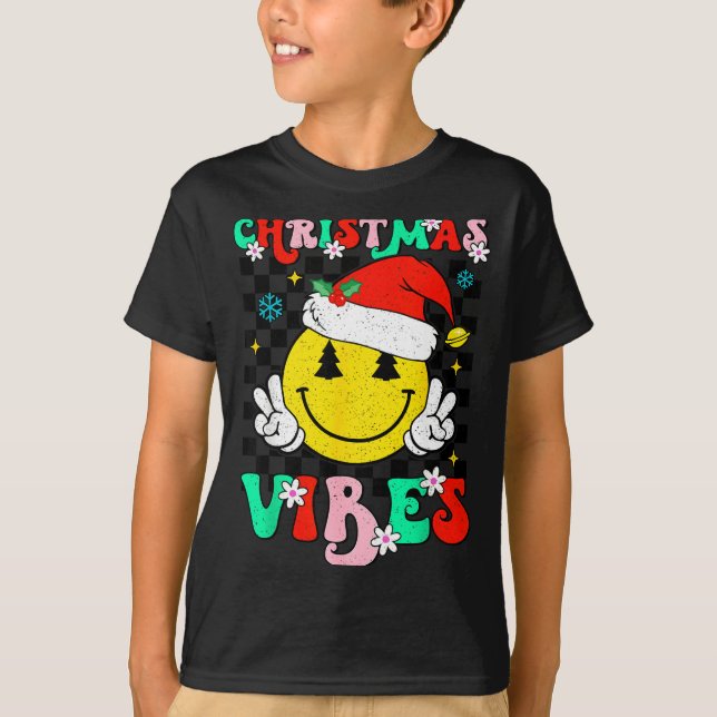 Camiseta Groovy Christmas Vibes Smile Face Santa Hat Xmas T (Frente)
