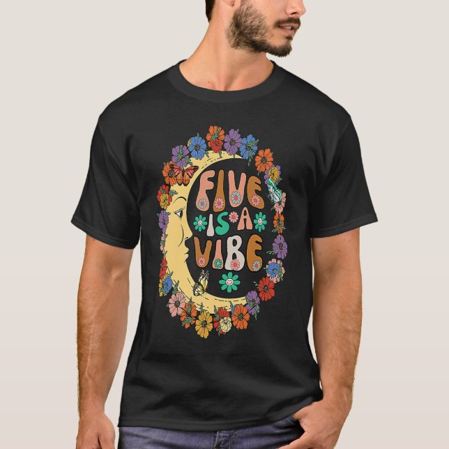 Camiseta Groovy Cinco é uma 5 Vibe Birthday Crescent Moon A (Frente)