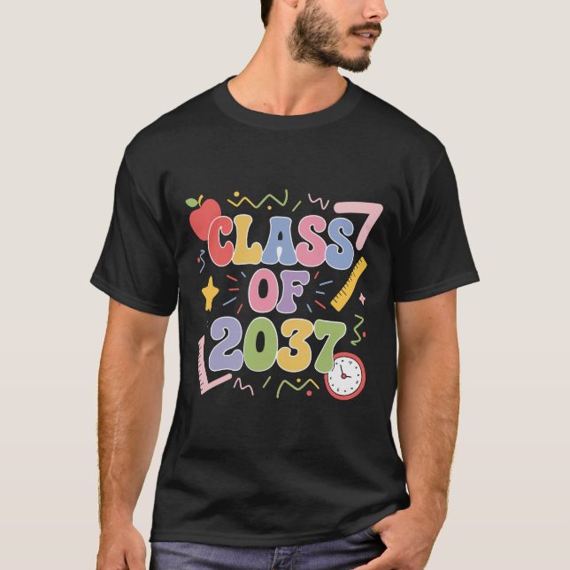Camiseta Groovy Class de 2037 Cresce Comigo, de volta à esc (Frente)