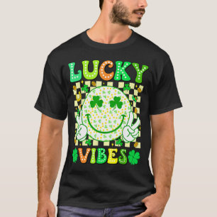 Camiseta Groovy Dia de São Patrício Vibrações Sortudas Trev