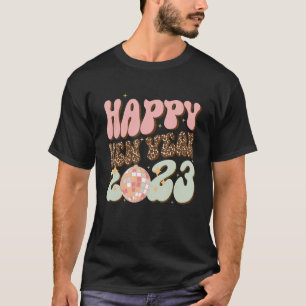 Camiseta Groovy Disco Happy New Year 2023 Retro Leopard