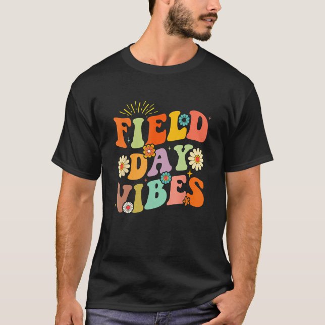 Camiseta Groovy Field Day Vibes Teacher Student Field Day V (Frente)