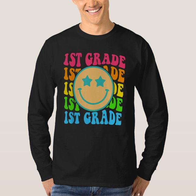 Camiseta Groovy First Grade Vibes Face Retro Teachers Back  (Frente)