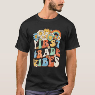 Camiseta Groovy First Grade Vibes Professor