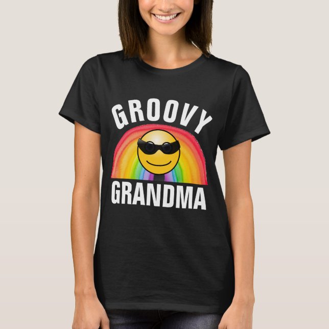 CAMISETA GROOVY GRANDMA RAINBOW T-SHIRTS (Frente)
