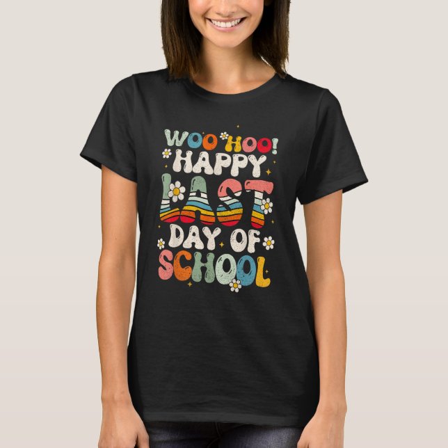 Camiseta Groovy Happy Last Day of School Teachers Students  (Frente)