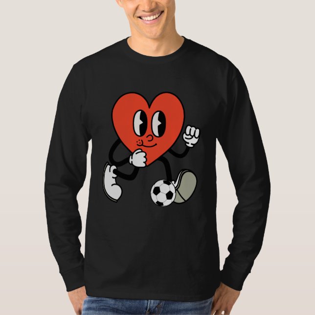 Camiseta Groovy Heart Playing Soccer Valentine's Day Soccer (Frente)
