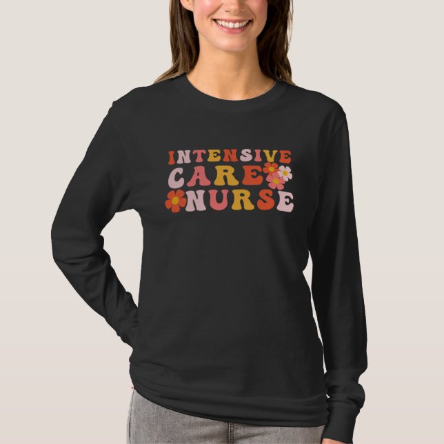 Camiseta Groovy Intensive Care Unit Nurse ICU Nurse ICU Nur (Frente)