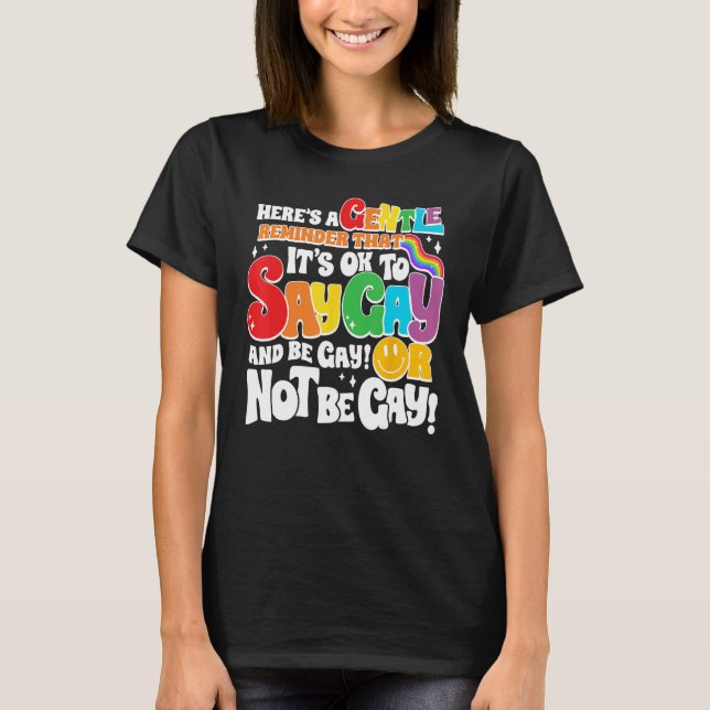 Camiseta Groovy It s Ok To Say Gay LGBT Awareness Gay Right (Frente)