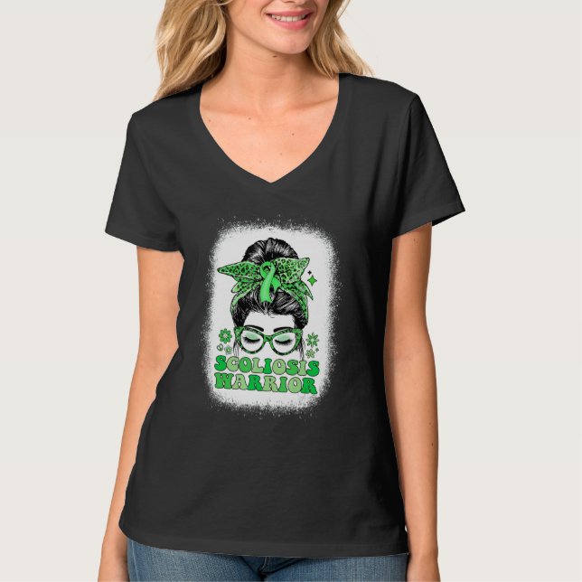 Camiseta Groovy Messy Bun Women Green Ribbon Scoliosis Warr (Frente)