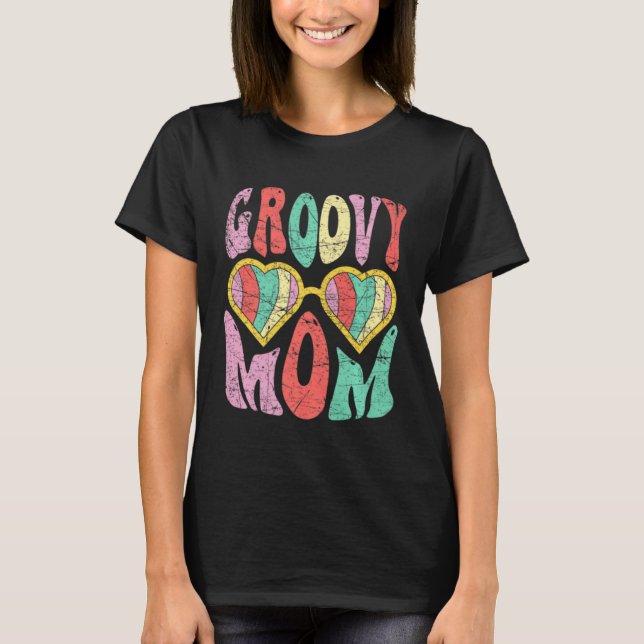Camiseta Groovy Mom Retro 70s Aesthetic Heart Glasses Mothe (Frente)