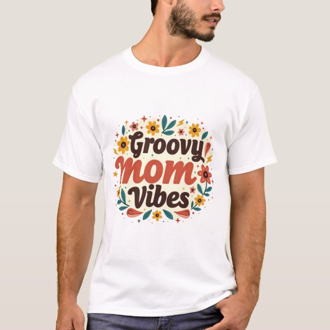 Camiseta Groovy Mom Vibes Retro Floral Daisy Graphic (Frente)