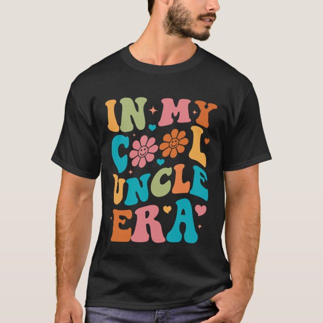 Camiseta Groovy Na Minha Família Legal Tio Era Engraçada (Frente)