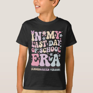 Camiseta Groovy na Minha Última Era de Jardim de Infância T
