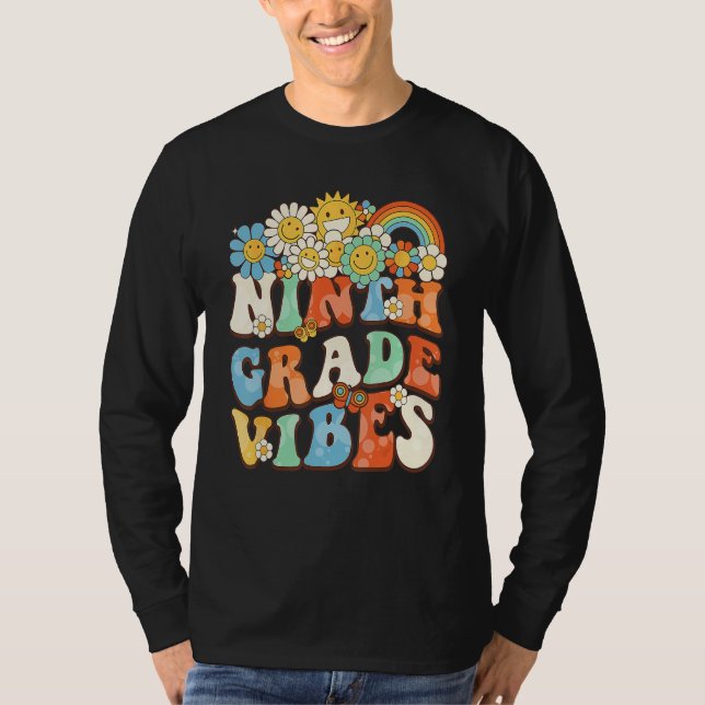 Camiseta Groovy Ninth Grade Vibes Retro Teacher First Day O (Frente)