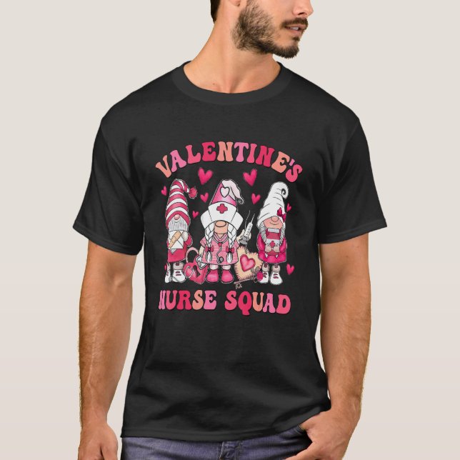Camiseta Groovy Nurse Squad Gnomes Nurse Valentines Day Nur (Frente)