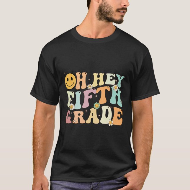 Camiseta Groovy Oh Ei 5 5º Ano De Volta Ao Ensino (Frente)