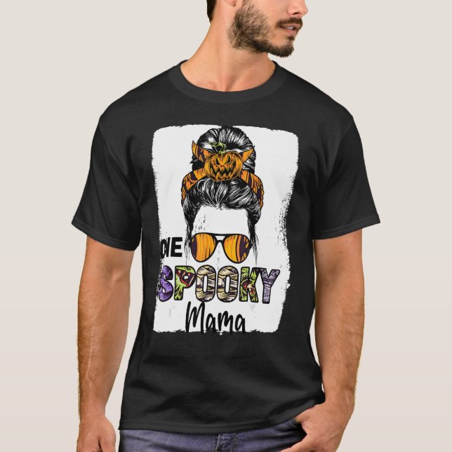 Camiseta Groovy One Spooky Mama Messy Bun Women Bruxa Mãe H (Frente)