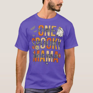 Camiseta Groovy One Spooky MamaTee Leopard Mulheres Bruxas 