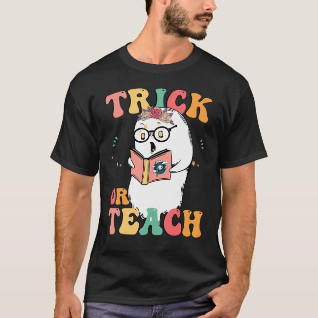 Camiseta Groovy Peace Halloween Groovy Halloween Teachers (Frente)