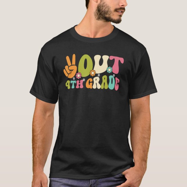 Camiseta Groovy Peace Out 4th Grade Teacher Kids Last Day O (Frente)