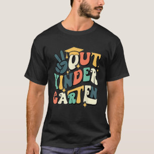 Camiseta Groovy Peace Out Kinder Garten No Último Dia Da Es