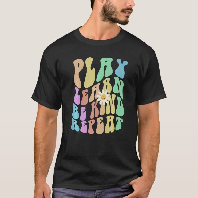 Camiseta Groovy PLAY LEARN BE KIND REPEAT Retro Stop Bullyi (Frente)