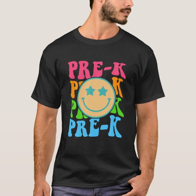 Camiseta Groovy Pre-K Vibes Enfrenta Professores Retro Cria (Frente)