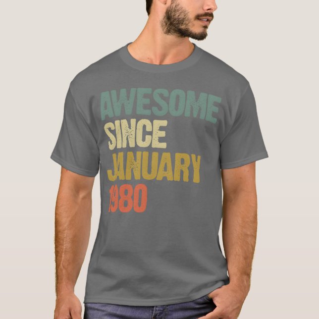 Camiseta Groovy Retro Awesome Since January 1980 friend (Frente)