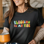 Camiseta Groovy Retro Blogging É Minha Visão, Blog, Bloguei<br><div class="desc">Groovy 'blogging é minha camiseta víbora'. Faz um presente fantástico para os blogueiros.</div>