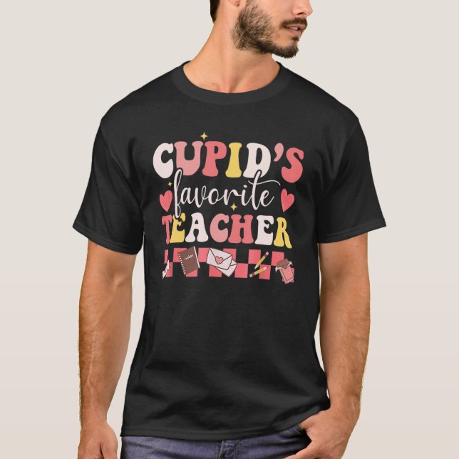 Camiseta Groovy Retro Cupid's Favorite Teacher Valentine's  (Frente)
