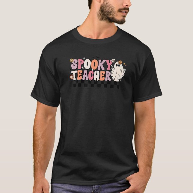 Camiseta Groovy Retro Halloween Spooker Trick Ou Chá (Frente)