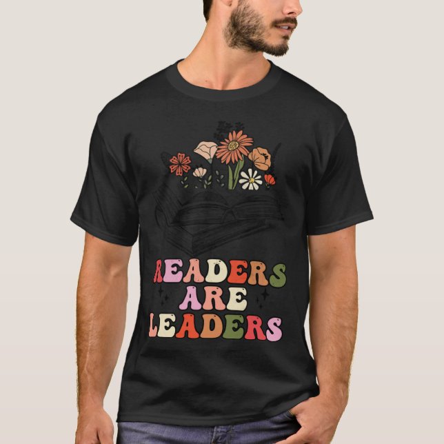 Camiseta Groovy Retro Readers Are Leaders  Book (Frente)