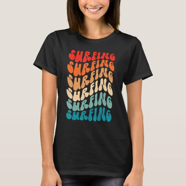 Camiseta Groovy Retro Surfing Girl Retro 70s Hippie Boho Vi (Frente)