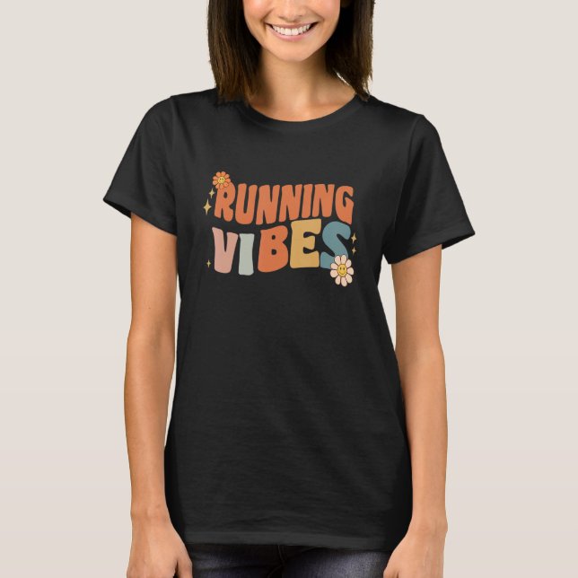 Camiseta Groovy Running Vibes Costume Feliz Escola de Profe (Frente)