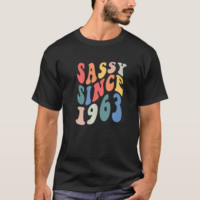 Camiseta Groovy Sassy Desde 1963 1963 Festa de aniversário  (Frente)