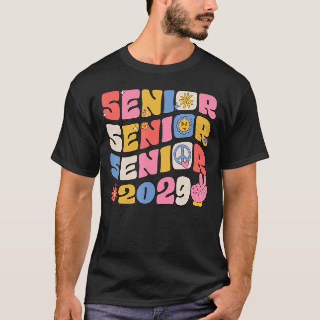 Camiseta Groovy Senior 2029 Graduation Back To School Class (Frente)