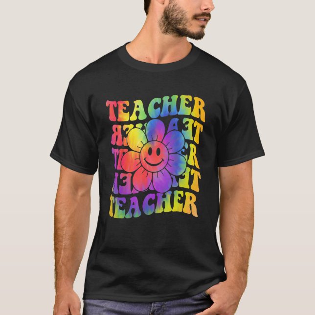 Camiseta Groovy Teacher Cute Daisy Tie Dye Happy Back To Sc (Frente)