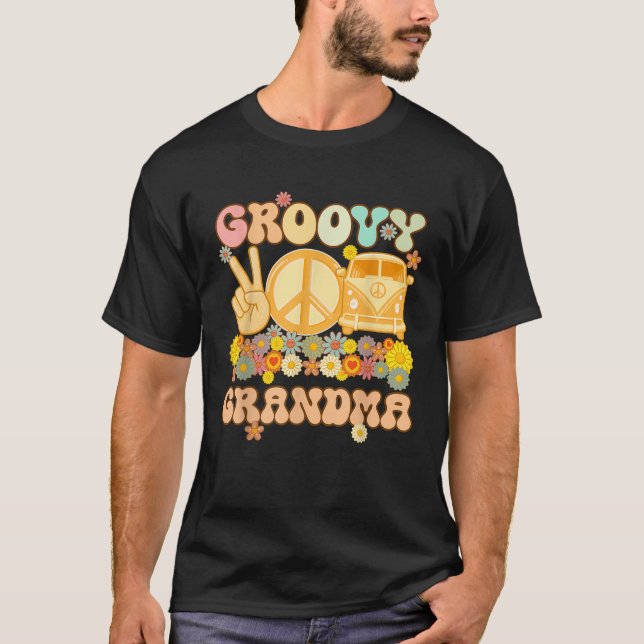 Camiseta Groovy Vovó Retrorando Chá de fraldas da Família C (Frente)