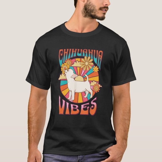 Camiseta Groovy Y2K Retro Hippie Chihuahua Vibes Happy Dog  (Frente)