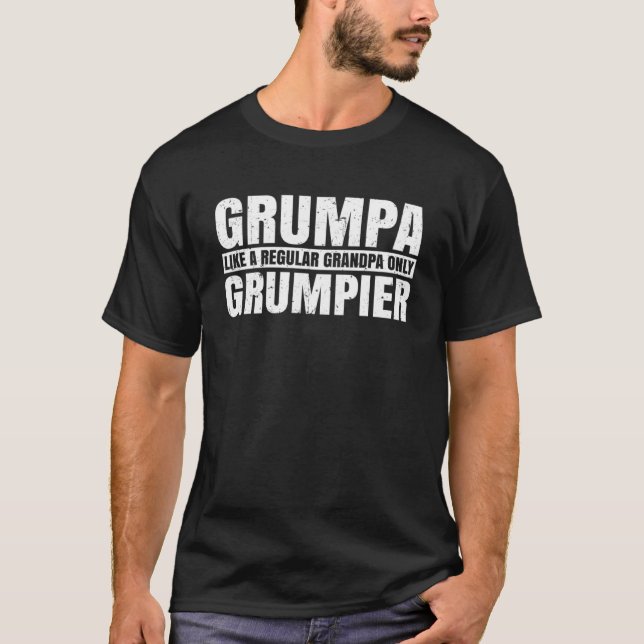 Camiseta Grumpa Como Um Vovô Regular Só Um Padre Grumpier (Frente)