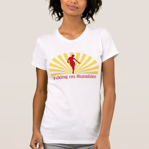 Camiseta Grunge que anda na luz do sol